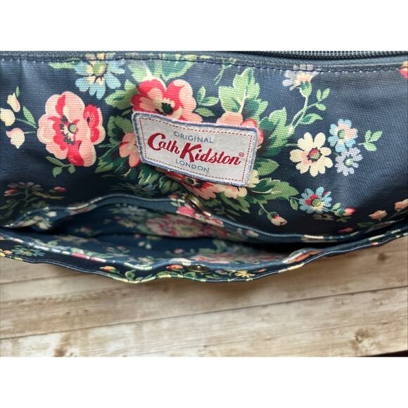 Cath Kidston Crossbody Bag NAVY BLUE Floral Matt Oil Cloth - Picture 8 of 16